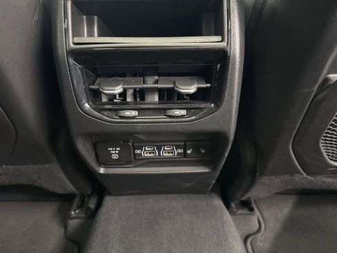 Used 2023 Jeep Grand Cherokee 4WD 4xe image 31