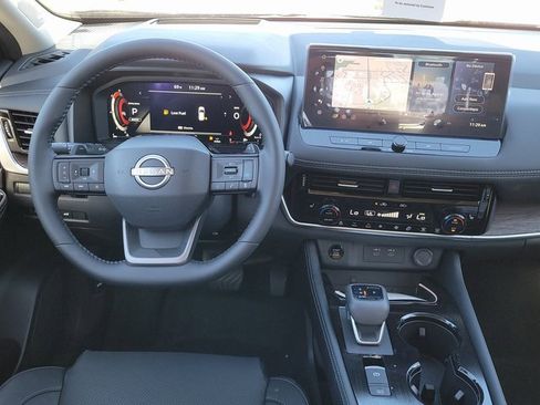 New 2026 Nissan Rogue Platinum image 8