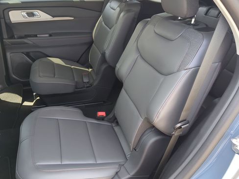 New 2025 Ford Explorer Active w/ Active Comfort Package image 50