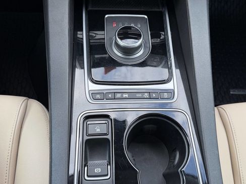 Used 2017 Jaguar F-PACE Premium AWD/4WD image 15