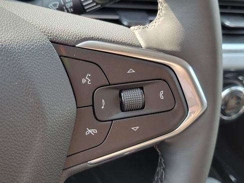New 2026 Chevrolet Trax LT w/ Sunroof Package FWD image 17