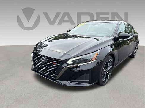 Certified 2024 Nissan Altima 2.5 SR w/ SR Premium Package FWD image 5
