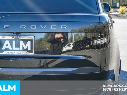 Used 2025 Land Rover Range Rover SE AWD/4WD image 12