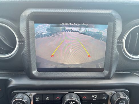 Certified 2020 Jeep Wrangler Unlimited Sahara AWD/4WD image 16