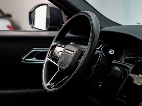 Used 2024 Land Rover Range Rover Velar Dynamic SE image 17