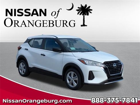 New 2025 Nissan Kicks Play S image 1