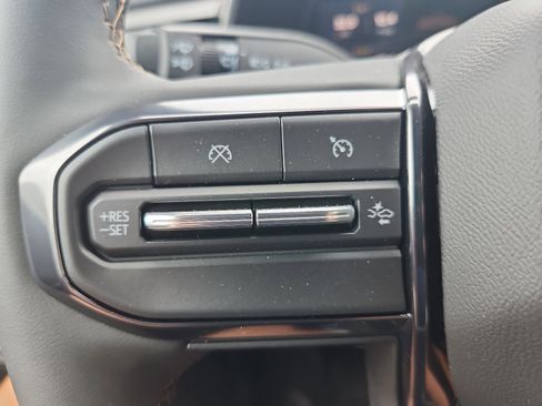 New 2025 GMC Canyon AT4 w/ Nightfall Edition image 17