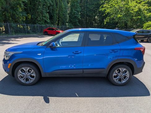 Used 2024 Kia Seltos LX AWD/4WD image 3