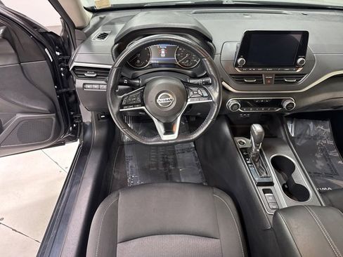 Used 2019 Nissan Altima 2.5 SV image 15