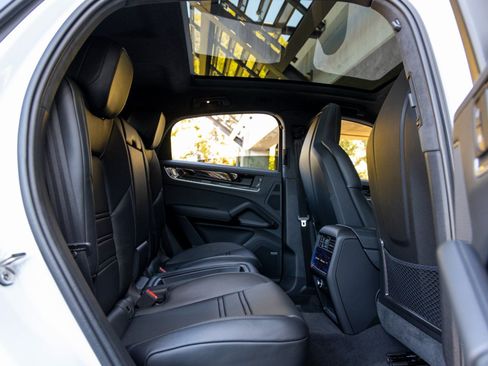 New 2025 Porsche Cayenne Turbo AWD/4WD image 50