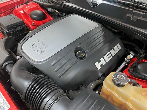 Used 2014 Dodge Challenger R/T image 16