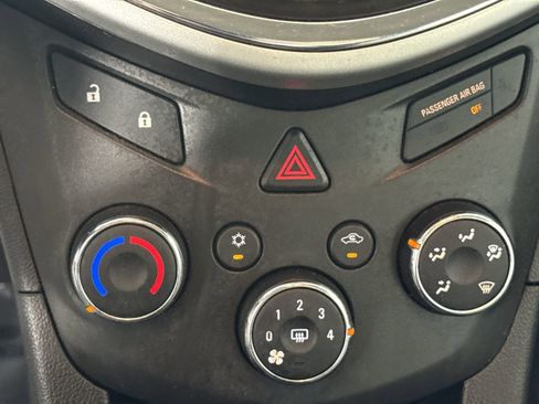 Used 2020 Chevrolet Sonic LT image 23