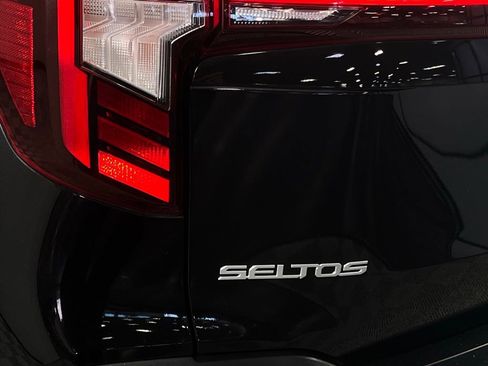 Used 2025 Kia Seltos EX image 20