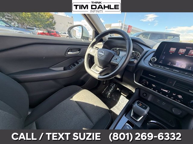 Used 2025 Nissan Rogue SV FWD image 18