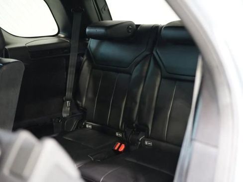 Used 2018 Land Rover Discovery SE AWD/4WD image 28