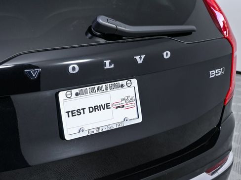 Certified 2025 Volvo XC90 B5 Core AWD/4WD image 38
