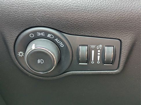 Used 2024 Jeep Compass Latitude AWD/4WD image 22