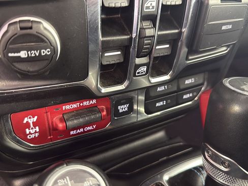 Used 2023 Jeep Wrangler Rubicon w/ Cold Weather Group image 15