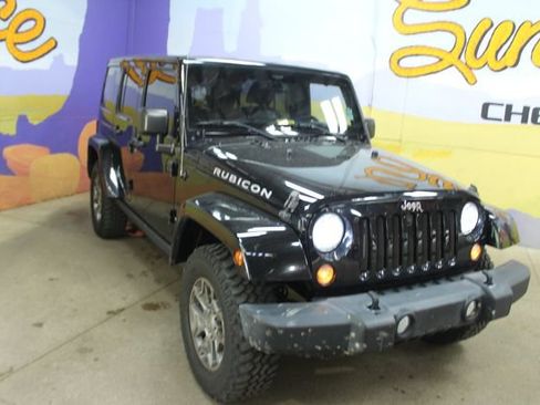 Used 2016 Jeep Wrangler Unlimited Rubicon w/ Dual Top Group AWD/4WD image 2