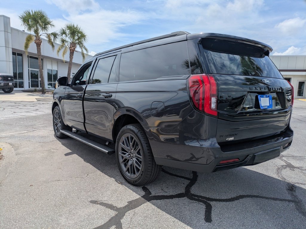 New 2027 Ford Expedition Max Platinum w/ Stealth Appearance Package RWD image 6