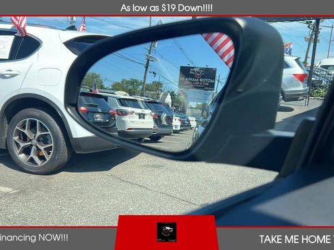 Used 2021 Toyota C-HR LE FWD image 19