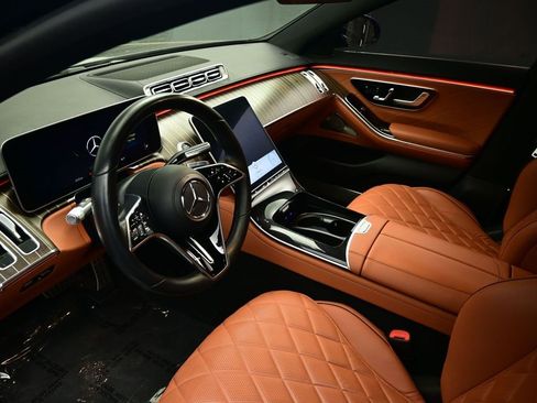 Used 2023 Mercedes-Benz S 580 4MATIC Sedan w/ AMG Line image 18
