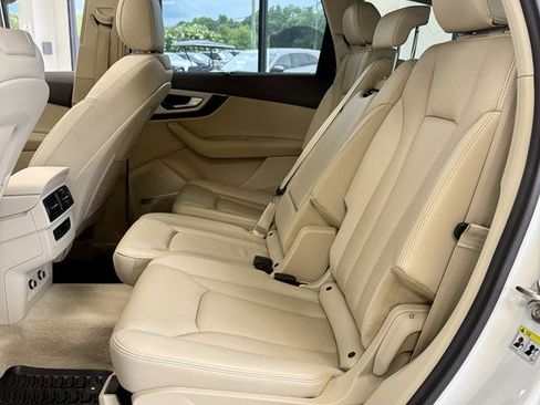 Used 2018 Audi Q7 2.0T Premium Plus w/ Premium Plus Package AWD/4WD image 17