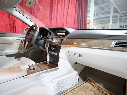 Used 2014 Mercedes-Benz E 350 w/ Premium 1 Package image 22