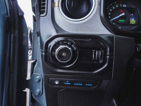 Used 2024 Jeep Wrangler Unlimited Sahara image 21