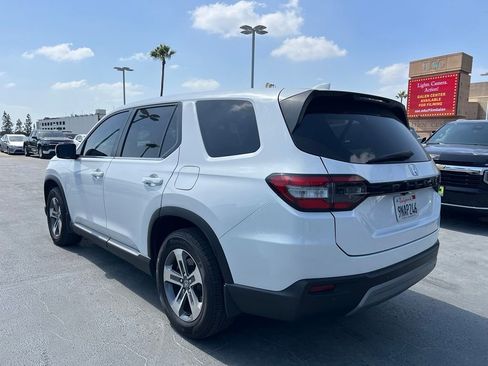 Used 2025 Honda Pilot EX-L image 7