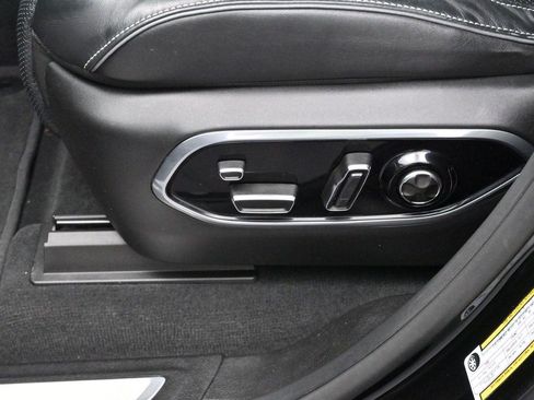 Used 2023 Jeep Grand Cherokee L Overland w/ Luxury Tech Group IV AWD/4WD image 16