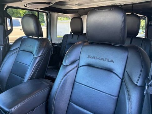 Used 2023 Jeep Wrangler Unlimited Sahara AWD/4WD image 24