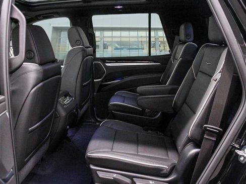 New 2026 Cadillac Escalade Luxury image 13