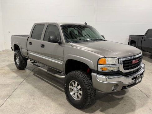 Used 2006 GMC Sierra 2500 SLT w/ Heavy-Duty Power Package image 6