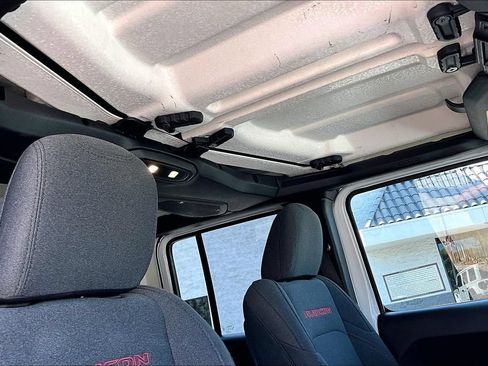 Certified 2025 Jeep Wrangler Unlimited Rubicon w/ Convenience Group AWD/4WD image 14