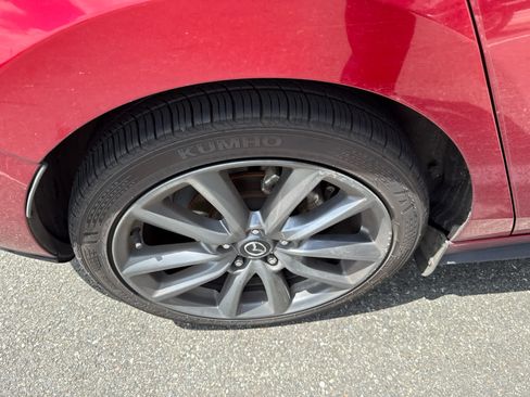 Used 2019 MAZDA MAZDA3 Hatchback w/ Preferred Package FWD image 12