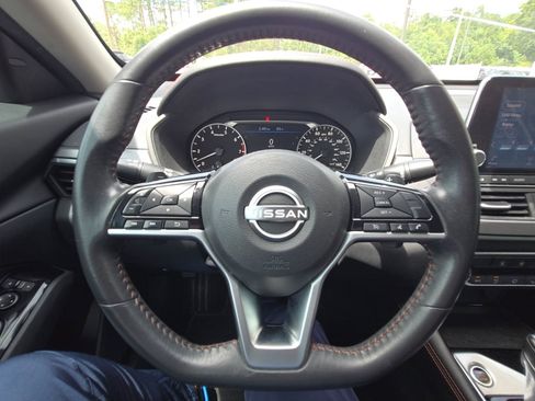 Used 2023 Nissan Altima 2.5 SR FWD image 13