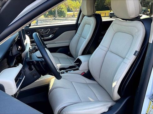 New 2026 Lincoln Corsair Reserve image 9