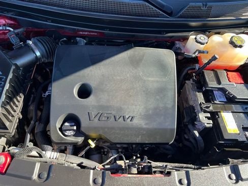 Used 2023 Chevrolet Traverse Premier image 46