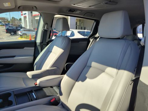 Used 2023 Honda Odyssey Touring image 14