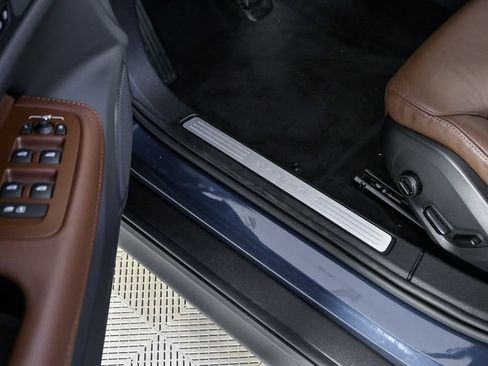 Certified 2025 Volvo V60 B5 Cross Country Plus image 9