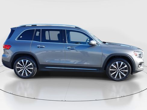 Used 2021 Mercedes-Benz GLB 250 GLB 250 image 4