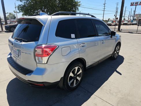 Used 2018 Subaru Forester 2.5i Limited AWD/4WD image 2
