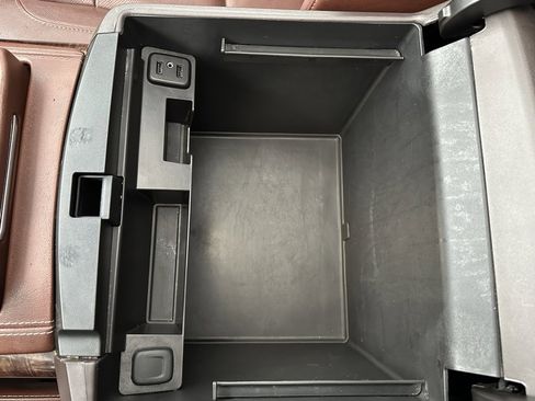 Used 2017 Chevrolet Suburban Premier image 37