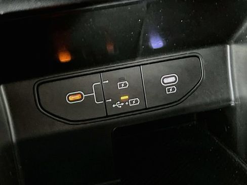 Used 2025 Kia Sorento LX FWD image 20