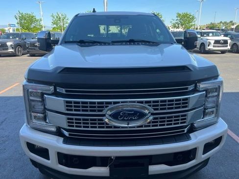 Used 2019 Ford F250 Platinum w/ Platinum Ultimate Package AWD/4WD image 2