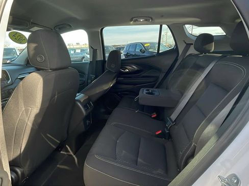 Used 2024 GMC Terrain SLE image 21
