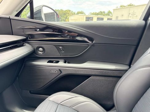New 2026 Lincoln Nautilus Reserve w/ Jet Appearance Package AWD/4WD image 26