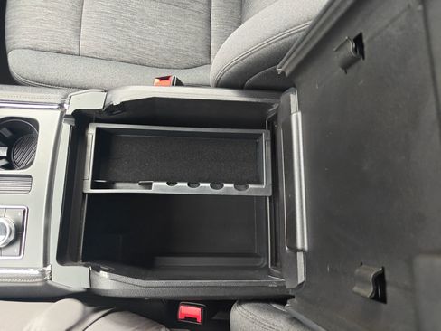 Used 2024 Ford Expedition Max XLT image 26