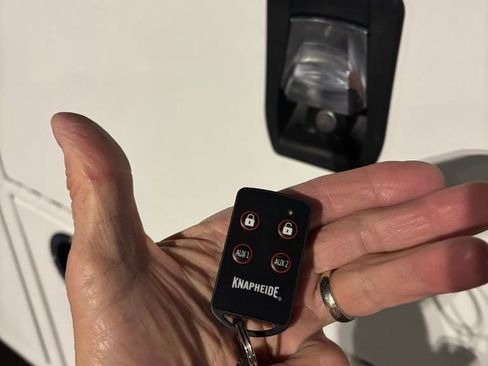 New 2025 GMC Sierra 2500 Pro w/ Convenience Package image 19